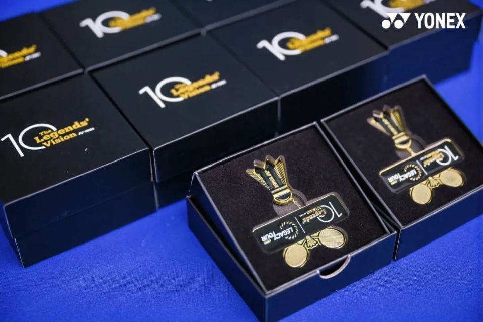 九游体育-阿扎伦卡重返赛场，反败为胜首场状态出色，中国队观众沸腾！观众掌声雷动-九游体育