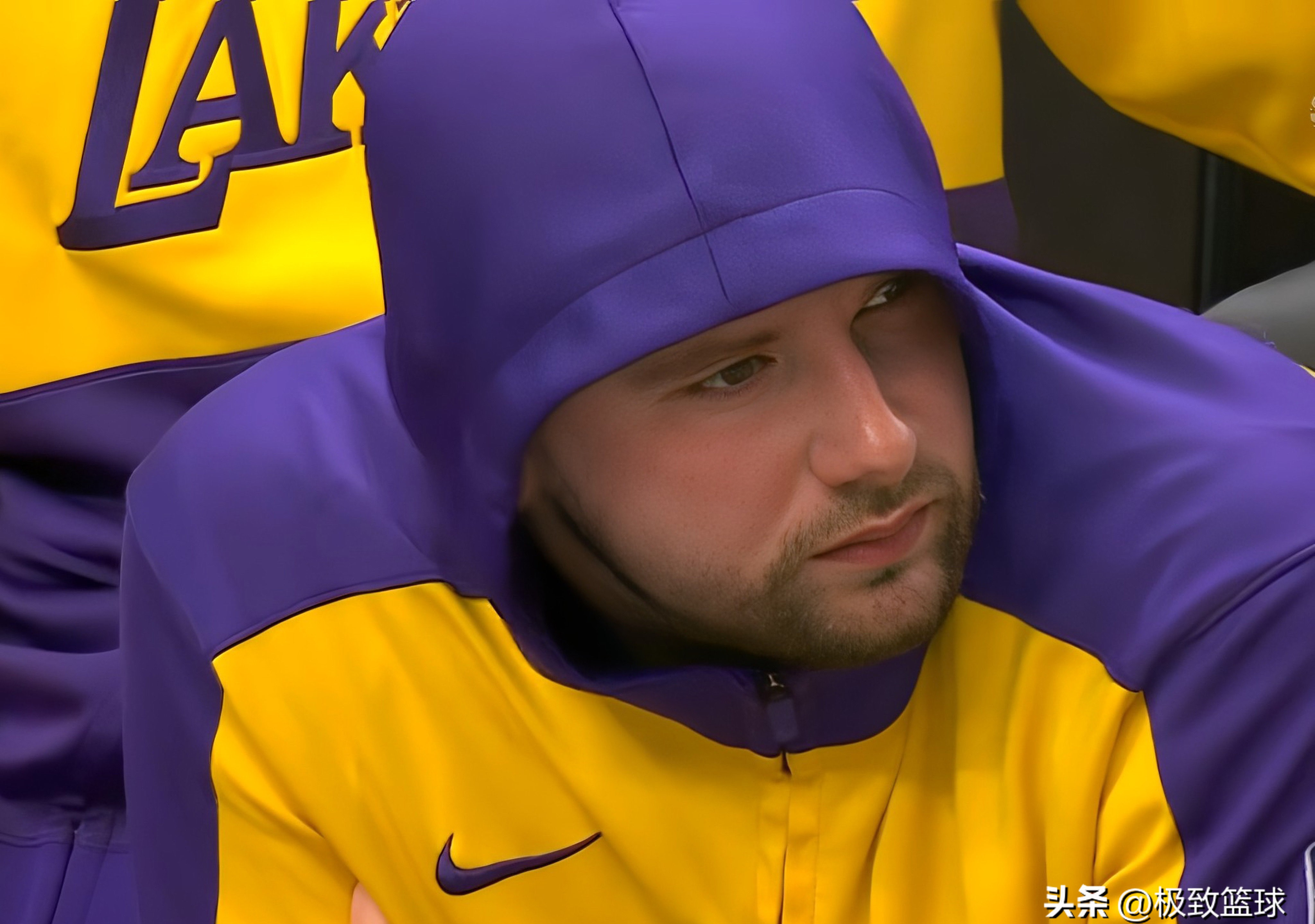 九游官网电脑版网页-东契奇重返赛场，爆冷首场状态出色，DWG观众沸腾！赛场气氛高涨的简单介绍-九游官网电脑版网页