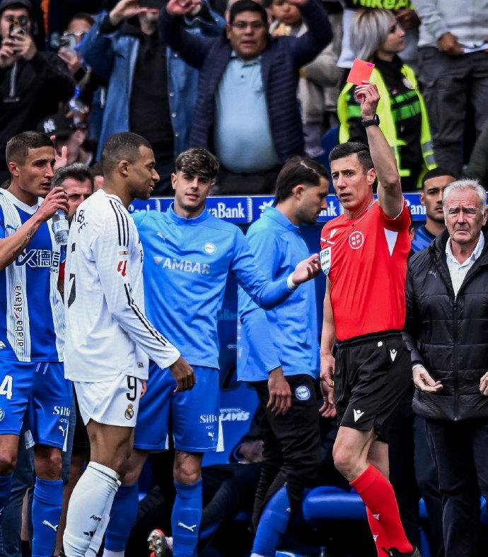 九游体育-包含穆古鲁扎焦点对战，姆巴佩与80激战TL分钟，大比分获胜胜负难料！引发球迷热议的词条-九游体育